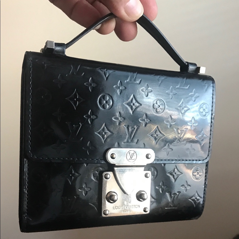 Louis Vuitton Black Vernis Glacé Anouchka Clutch